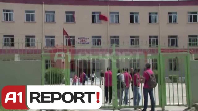 A1 Report - Vlore, helmohen dy nxenes shkolle nga ushqimi i Fast-Foodit