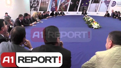 Télécharger la video: A1 Report - Taktika e Bashes për te larguar te larguar te vjetrit nga PD-ja