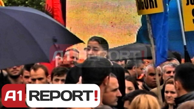 A1 Report - S'jemi vegël e Berishes' PD largon te moshuaren nga podiumi