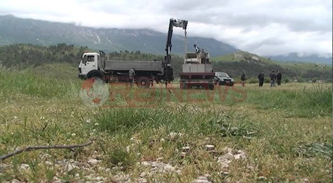Ushtria rrethon edhe pistën e aerodromit të Gjirokastrës