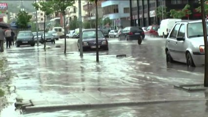 Vlora nën ujëra. Hidrovori nuk mund ta përballojë fluksin