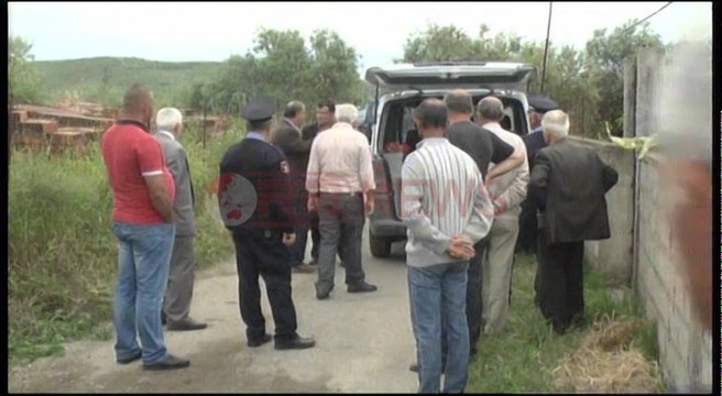 Patos, Krim në familje, burri vret gruan me armë gjahu,më pas vetëvritet