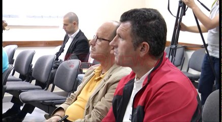 Drejtoresha e mbron në gjyq, sms Gjikës: Ty s'po të heq qafe :)