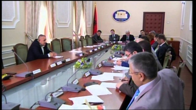 Ligjet rrezojne dekretin e presidentit për ILDKP. Opozita largohet nga komisioni