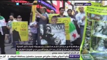 متظاهرون بميدان تايمز اسكوير بمدينة نيويورك يحيون ذكرى مجزرة الكيماوي بغوطة دمشق