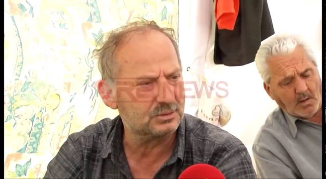 Ish-të përndjekurit në grevën e urisë marrin çelësat e Institutit