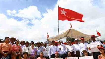 La líder de la oposición birmana invoca el cambio político ante miles de seguidores