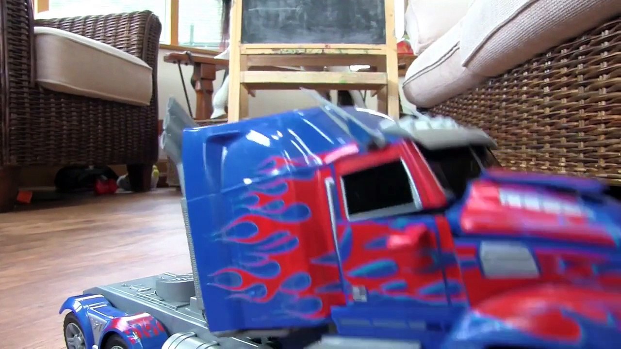 New Remote Control Autobot Optimus Prime (RC) Transformer - Transformers 4 Age Of Extinction