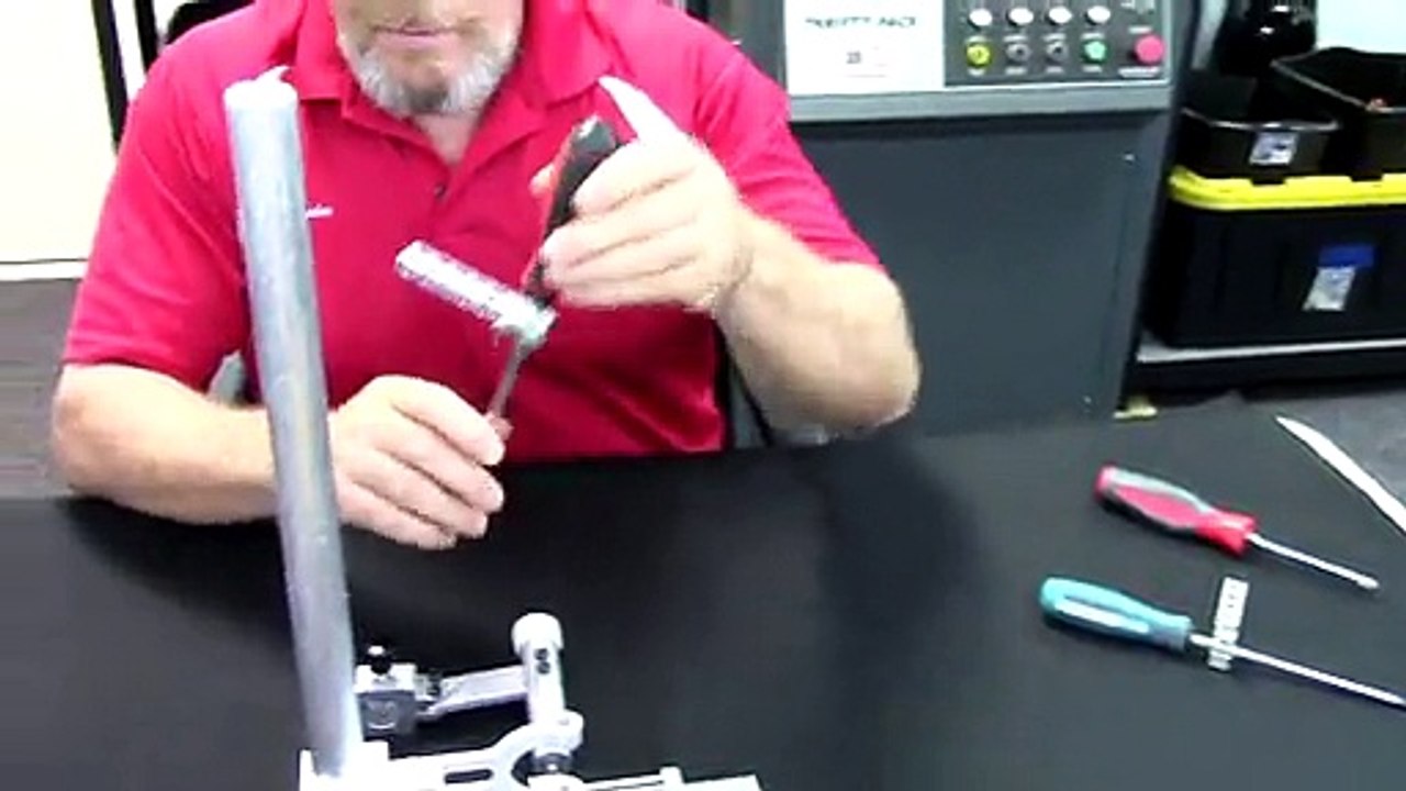 JIS Screwdriver vs Phillips Screwdriver - Visual Comparison