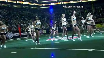 Facebook: Supuesto jugador se cuela en coreografía de fútbol americano