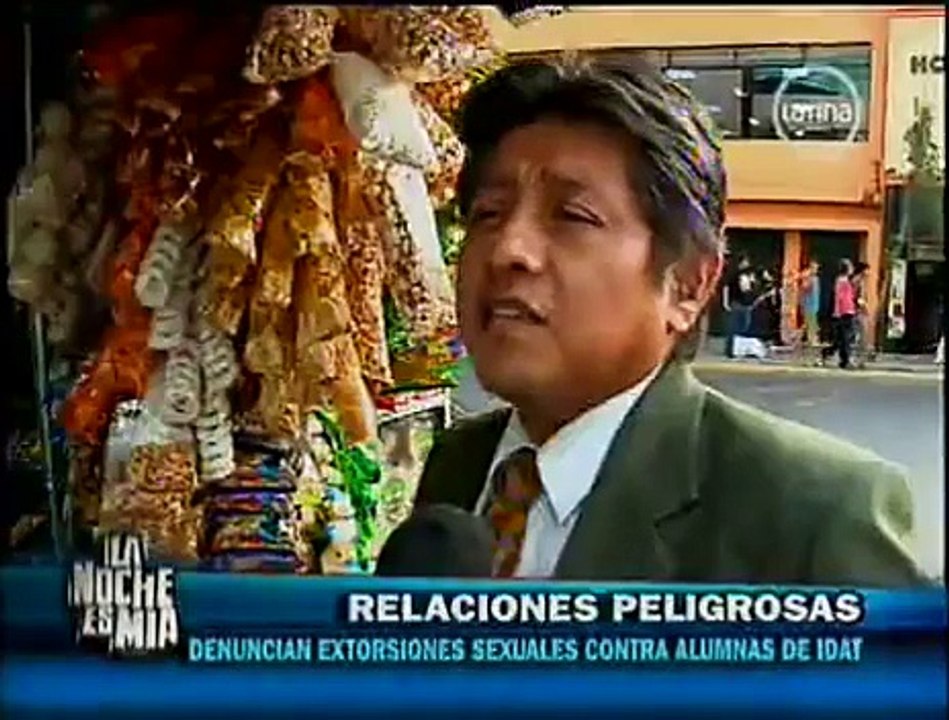 IDAT Profesores cambian notas por sexo con alumnas.