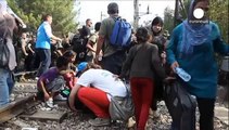 Hundreds of migrants enter FYR Macedonia after earlier border clashes