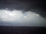 ゲリラ豪雨の雲
