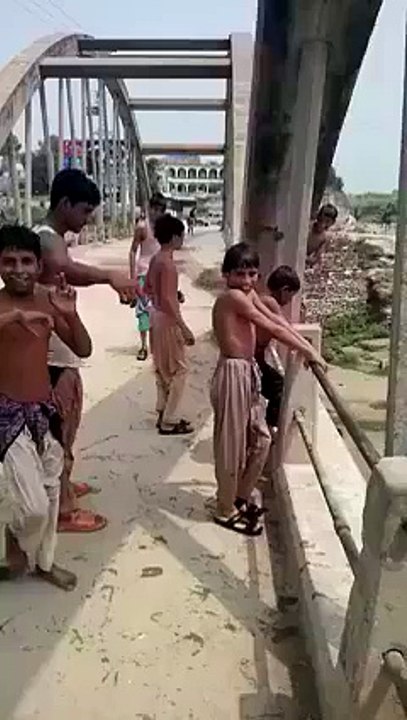 bhadur pathanon k bhader bachy must watch