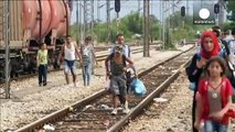 Macedonia riapre i confini ai migranti: prima donne e bambini