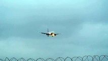 Heavy cross wind landing, Boeing 757, Manchester Airport