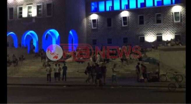 Tiranë, Sheshi “Nënë Tereza” tani dhe një kinema verore- Ora News- Lajmi i fundit-