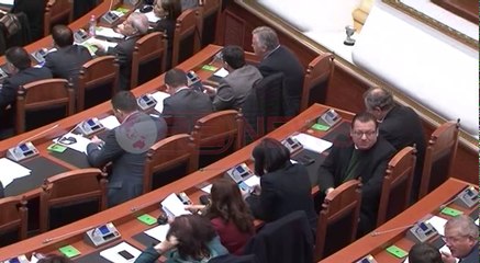 Tejkalimi i krizave, Marrëveshjet politike, analistët: Instrumente për përfitime personale-Ora News