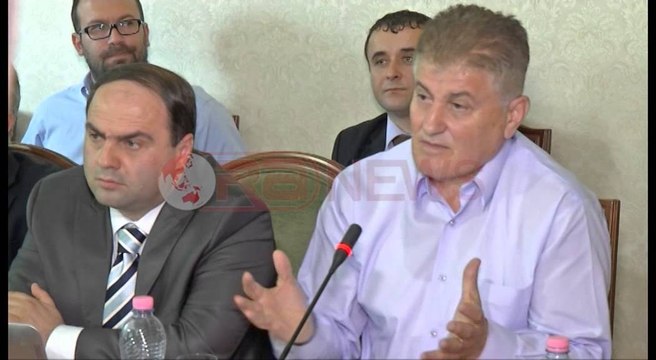 Drejtuesit e Universitetit të Tiranës kundër disa kapitujve të ligjit për Arsimin e Lartë- Ora News