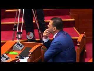 Doshi i rikthehet Kuvendit pas arrestimit, merr pjesë në seancë - Ora News-