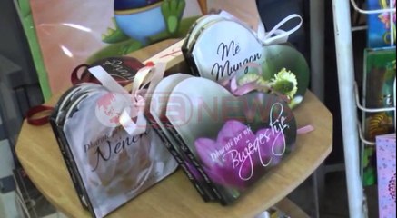 Vlorë, bie lexueshmëria, femrat adhurueset e romaneve rozë- Ora News- Lajmi i fundit-