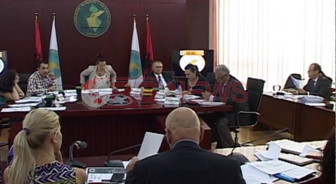 U ankimuan nga PD, KQZ vendos të hapë kutitë për 7 kuti votimi në Durrës- Ora News- Lajmi i fundit-