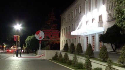 Fasada e kryeministrisë, Artan Shkreli: “Provokim” dhe emancipim - Ora News- Lajmi i fundit-