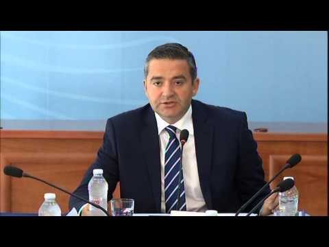 Barazia gjinore. Klosi: Tolerancë zero për dhunën në familje