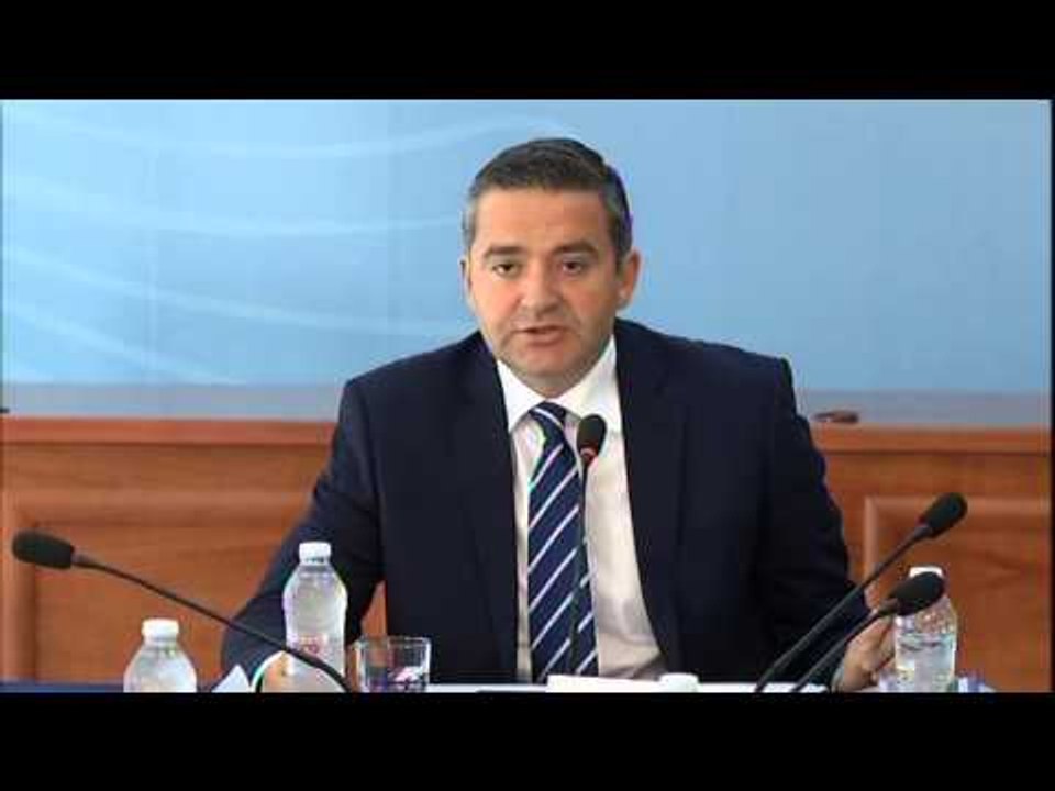 Barazia gjinore. Klosi: Tolerancë zero për dhunën në familje