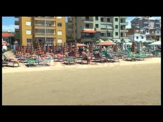 Durrës, pushuesit apelojnë për më shumë shërbime higjeno-sanitare - Ora News-