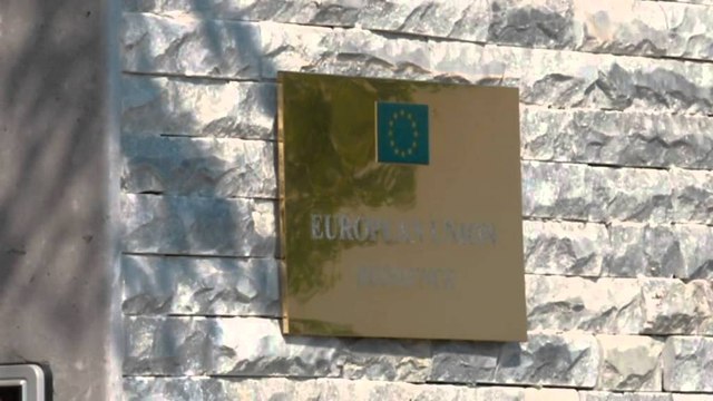 Analistët: Zbatimi i marrëveshjes politike kusht për ruajtjen e rekomandimit