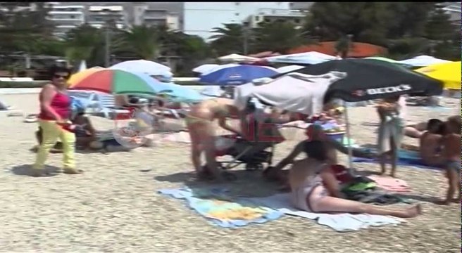 Himara e Dhërmiu, të rinjtë e zgjedhin edhe për jetën e natës - Ora News- Lajmi i fundit-