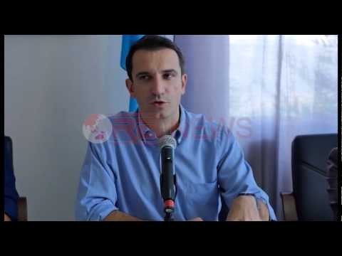 Tiranë, Shembet një pjesë e shkollës jo publike “Kristaq Rama”- Ora News- Lajmi i fundit-