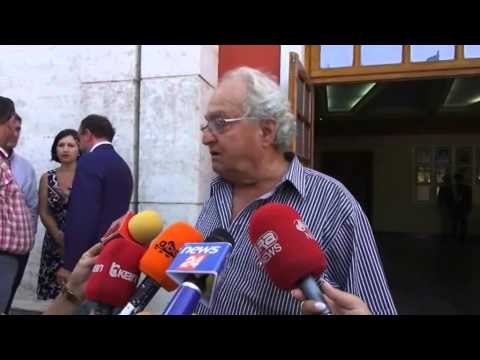 Vlorë, I jepet lamtumira “Kapedanit” në teatrin “Petro Marko”- Ora News- Lajmi i fundit-