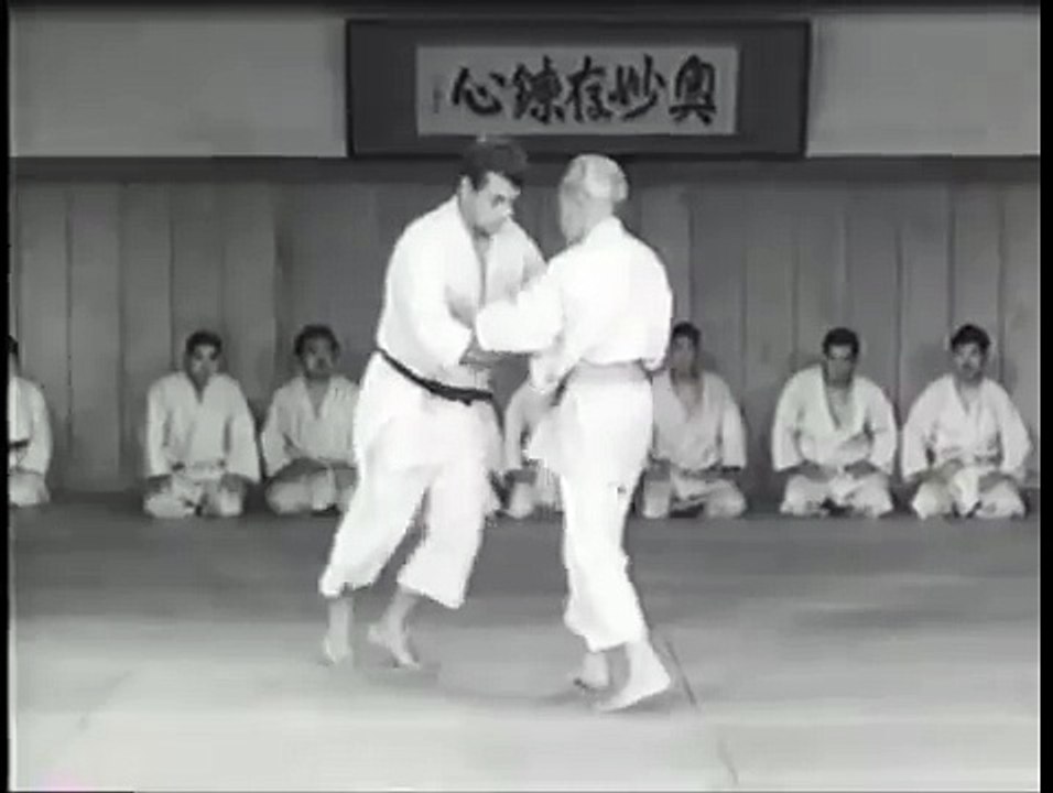 失われた柔道？！圧巻！三船十段の秘技「空気投げ」と現役の有段者との乱取り！