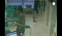 china bank robbery fail guards staff fight back knife wielding attacker you tube 360p 320 kbps