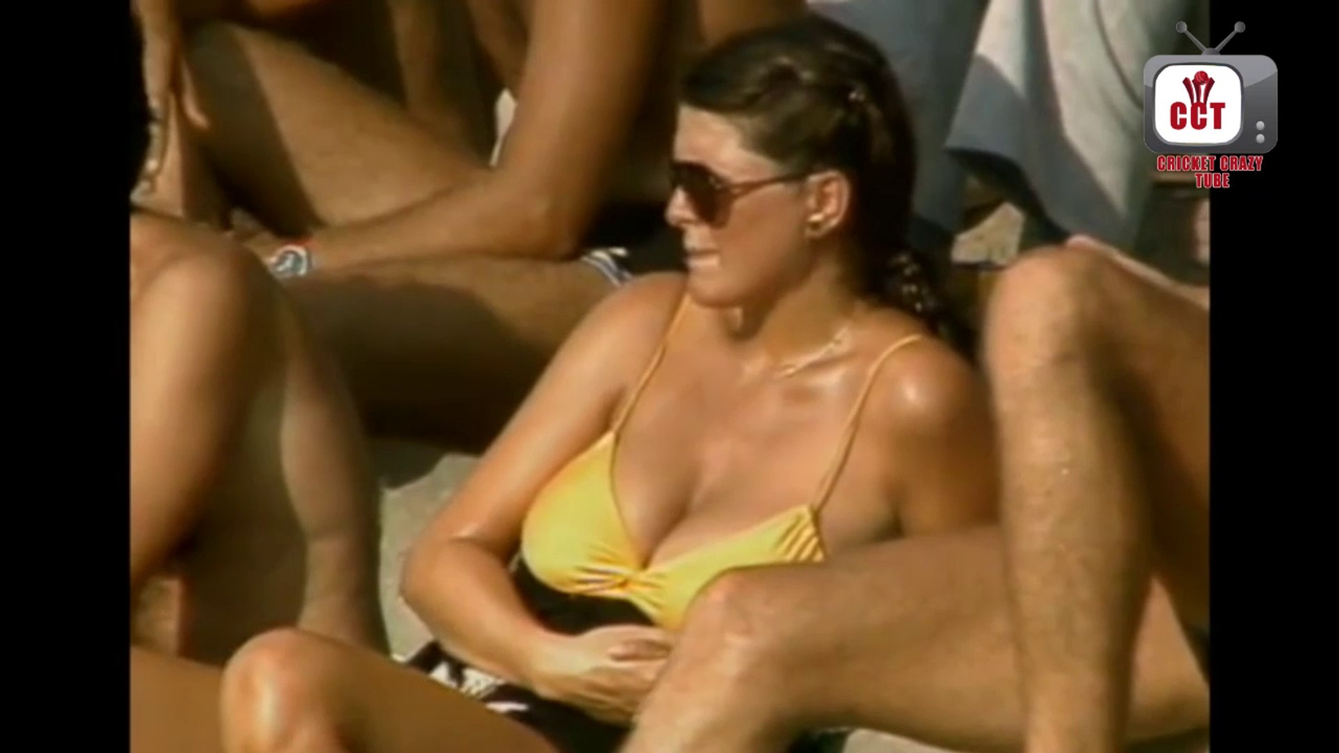 Bikini girl in cricket stadium - video Dailymotion