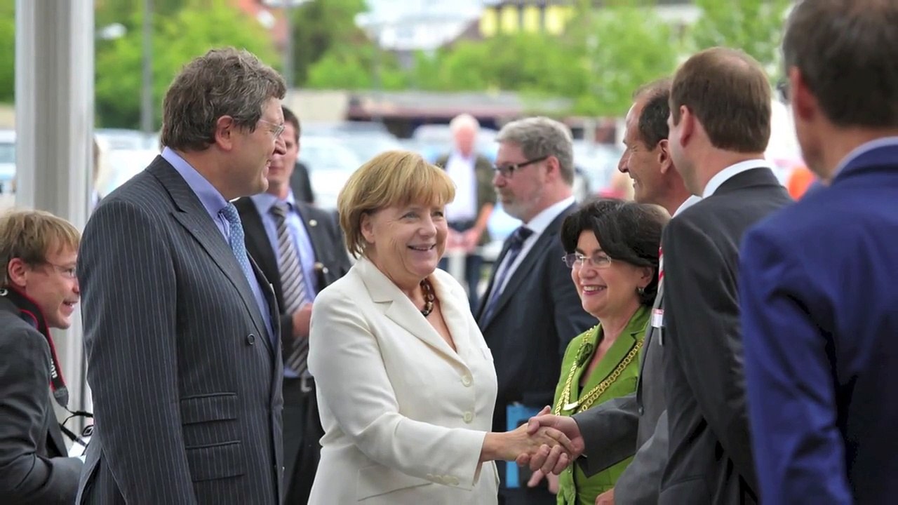 Bundeskanzlerin Angela Merkel besucht Miele in Gütersloh