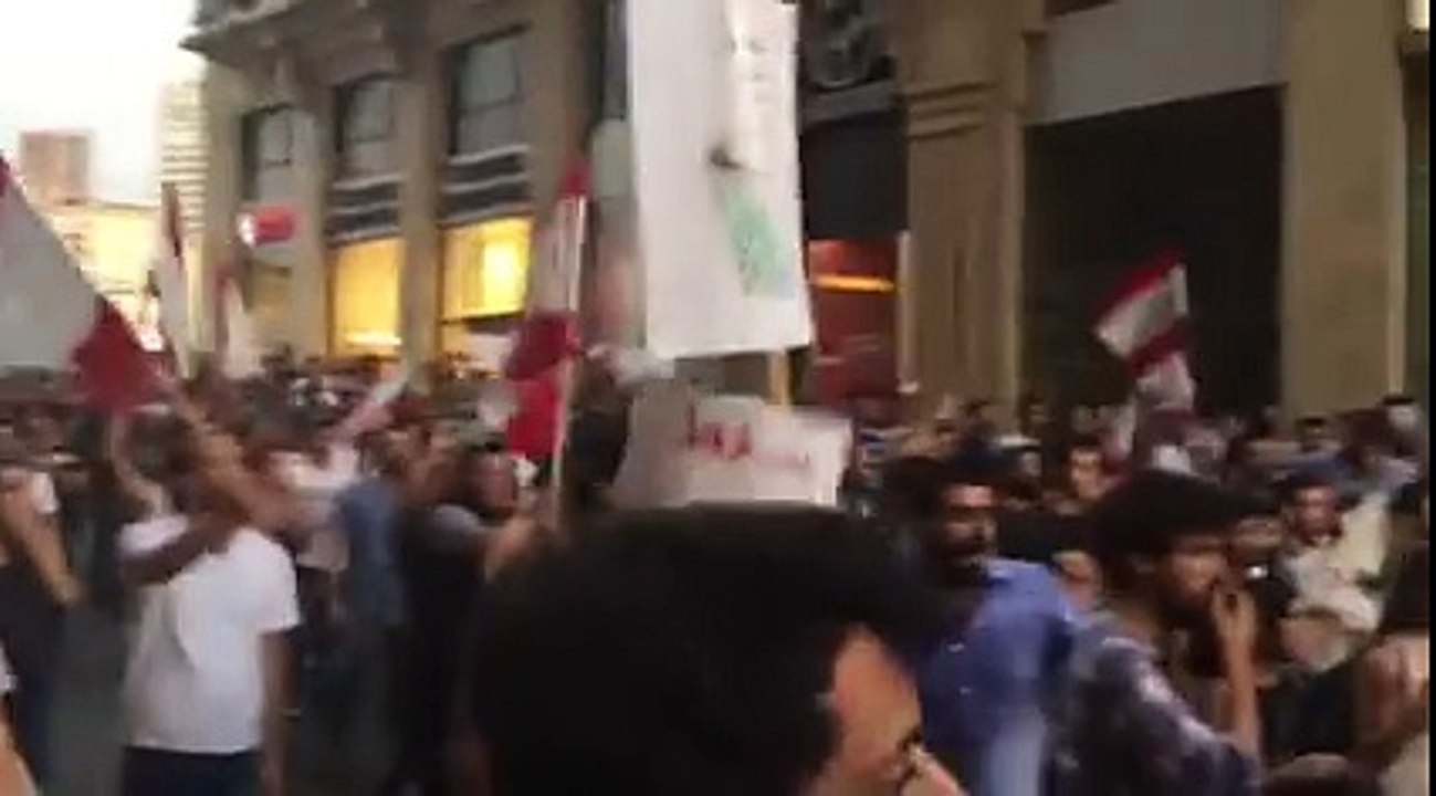 Liban - Soldiers firing bullets at protesters - 2