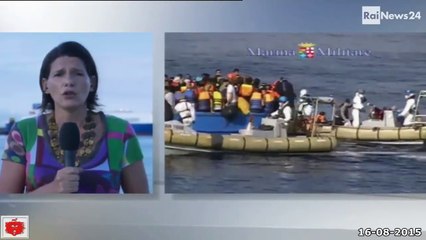 Giornalista del Tg3 sviene in diretta durante collegamento da Catania per arrivo dei migranti