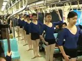 台北捷運出現快閃族!!! Taiwan Taipei Metro Flash Mob Ballet Dancers 2006