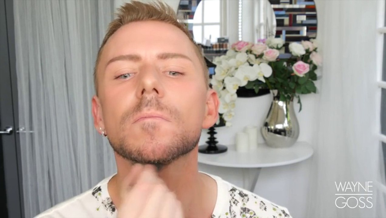 ZAC EFRON MAKEUP TUTORIAL (Well_ not really!)