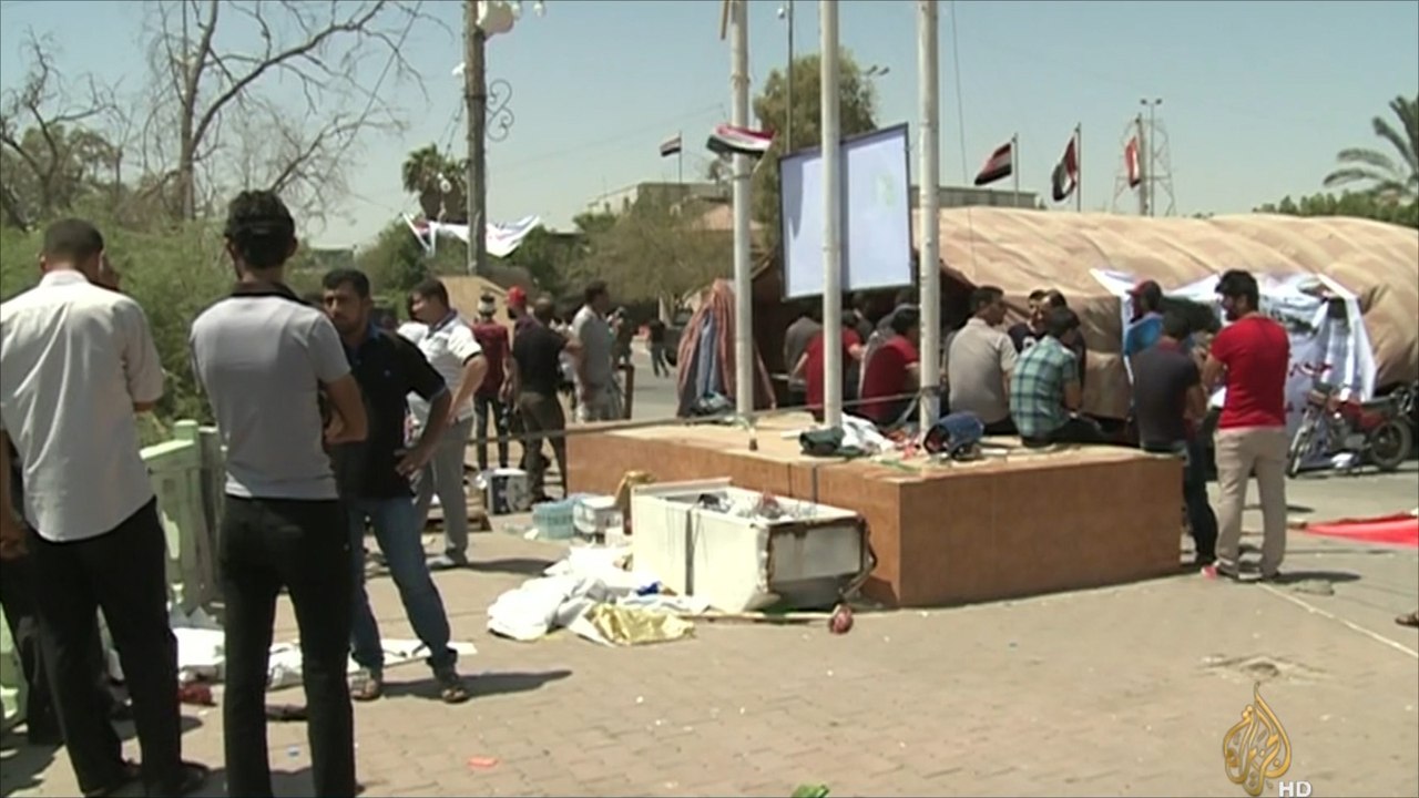 مسلحون يهاجمون خيمة للاعتصام بالبصرة