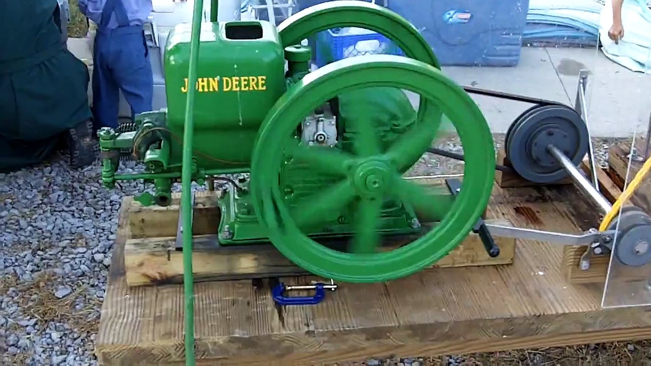 John Deere Hit and Miss Engine Making Home Made Ice Cream Arthur Illinois