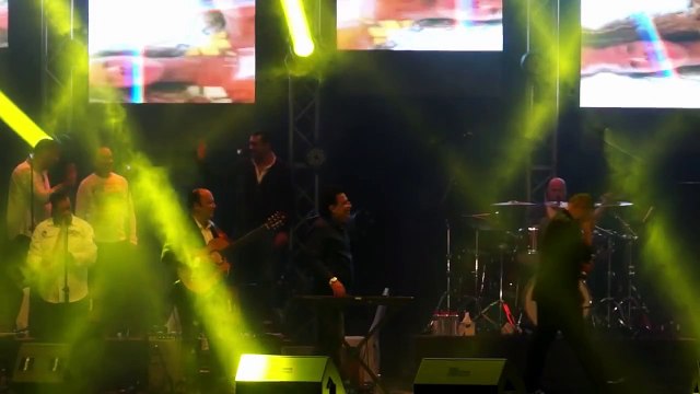 Amr Diab - Mafeesh Menak (Dubai Dec 2014) عمرو دياب - مفيش منك