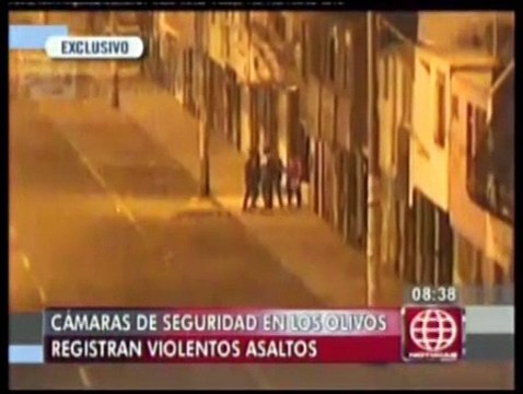 Los Olivos: cámaras graban robos y actos obscenos en la calle