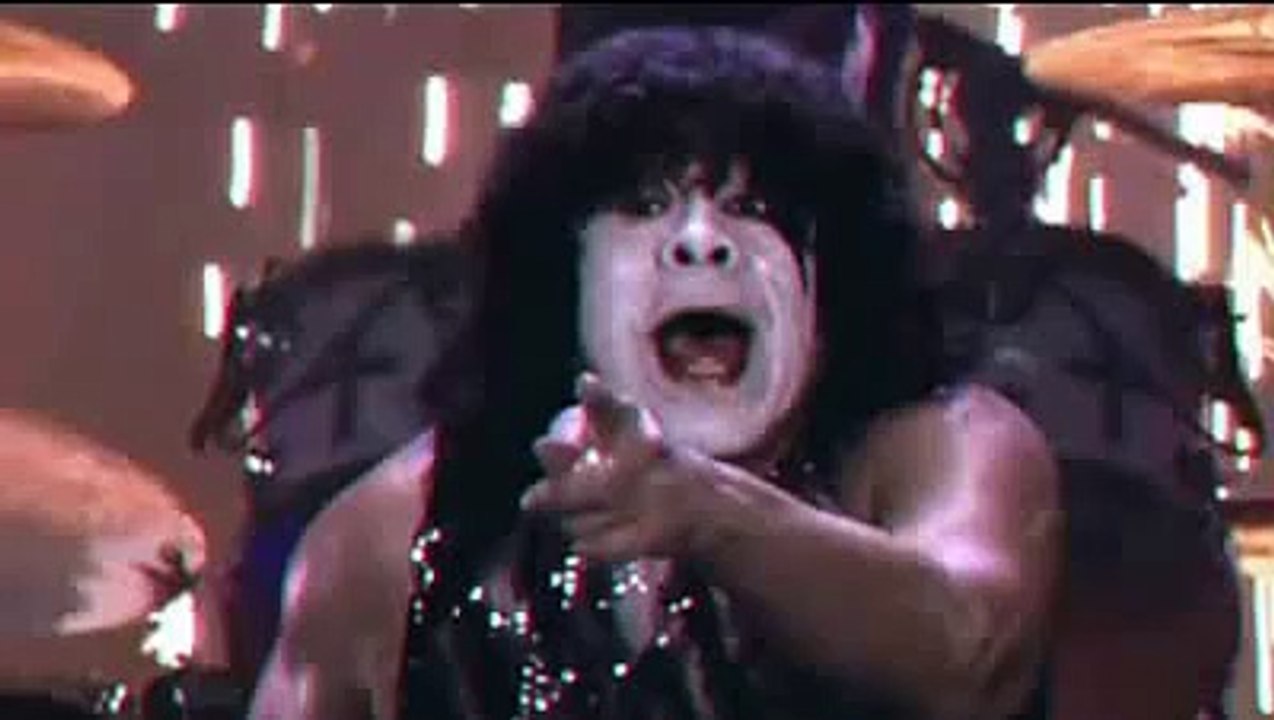 La Mona Jimenez con Kiss (completo)