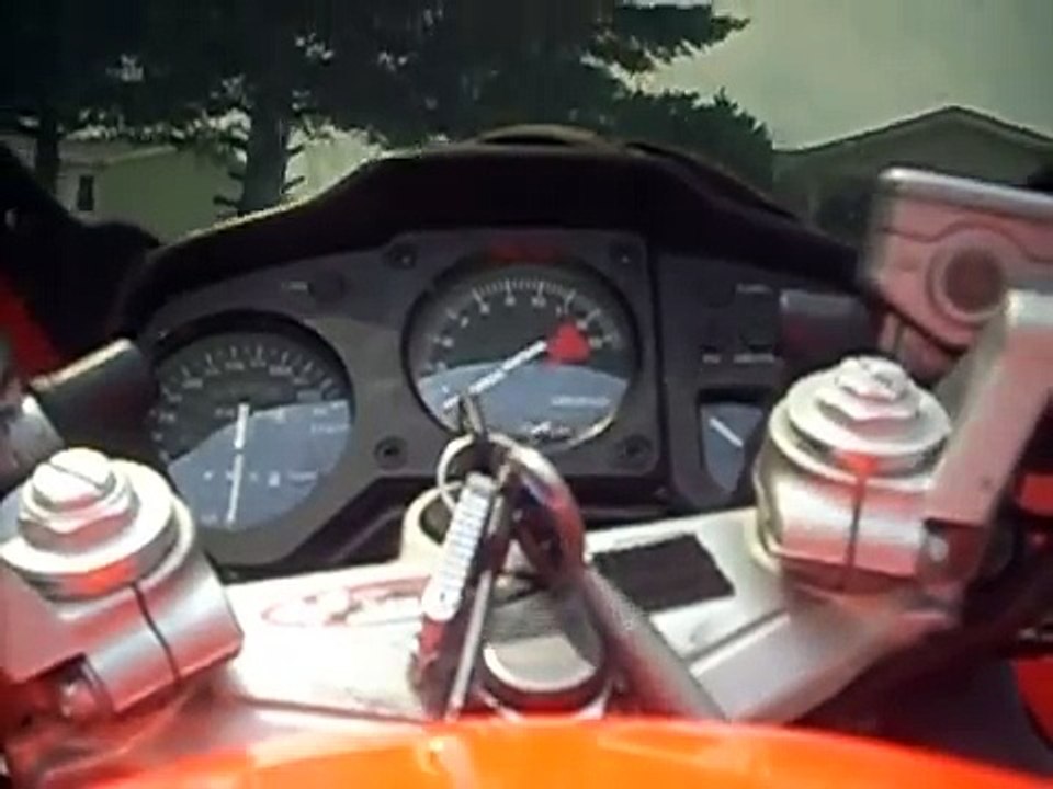 dashboard of a honda vfr 750