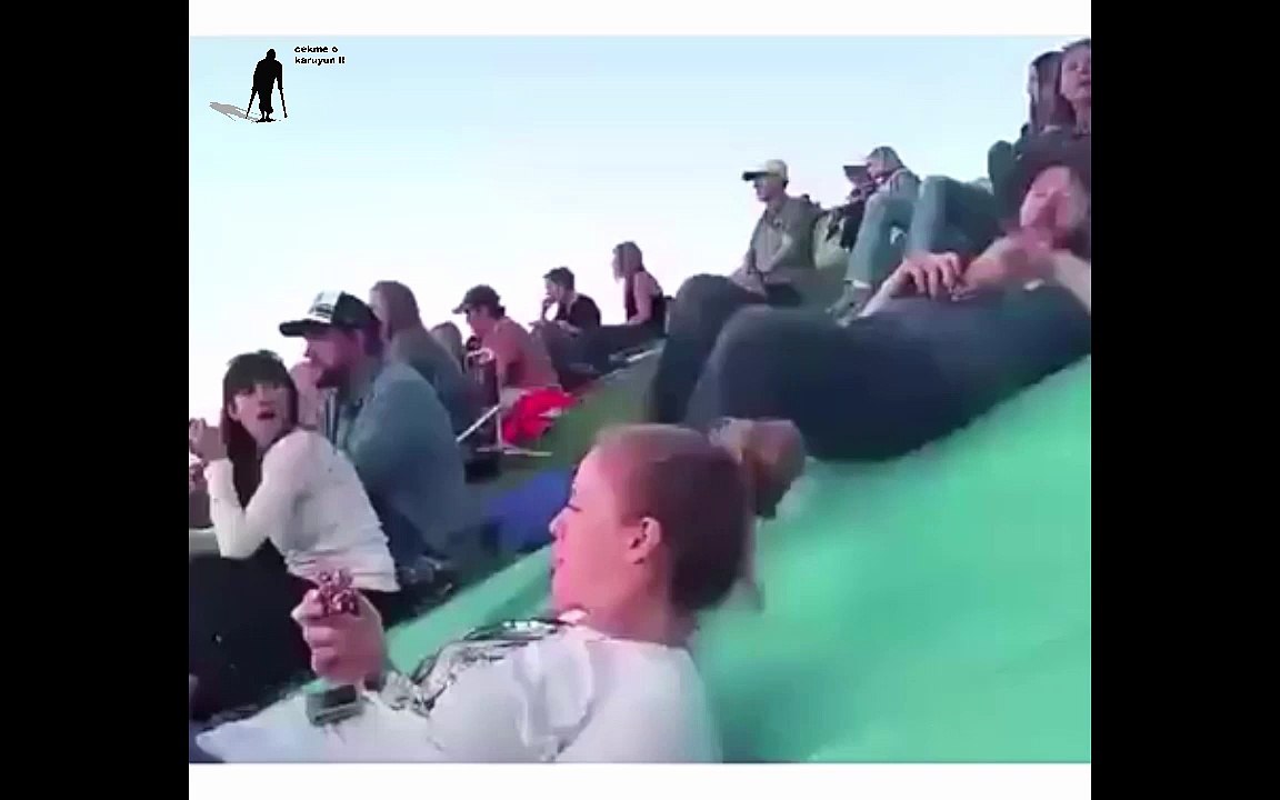 cool bir şekilde flört etmeye calişan abimiz.