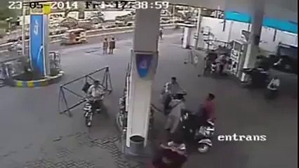 Don't Use Your cell Phone On Petrol Pump